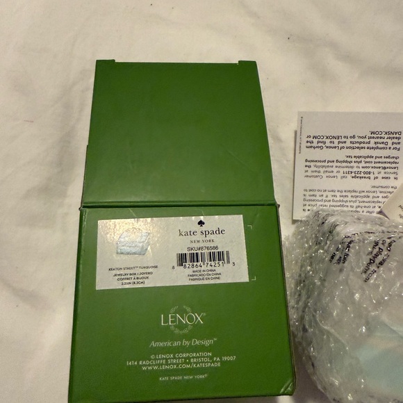 NIB Kate Spade Keaton Street Jewelry Box - Picture 5 of 6
